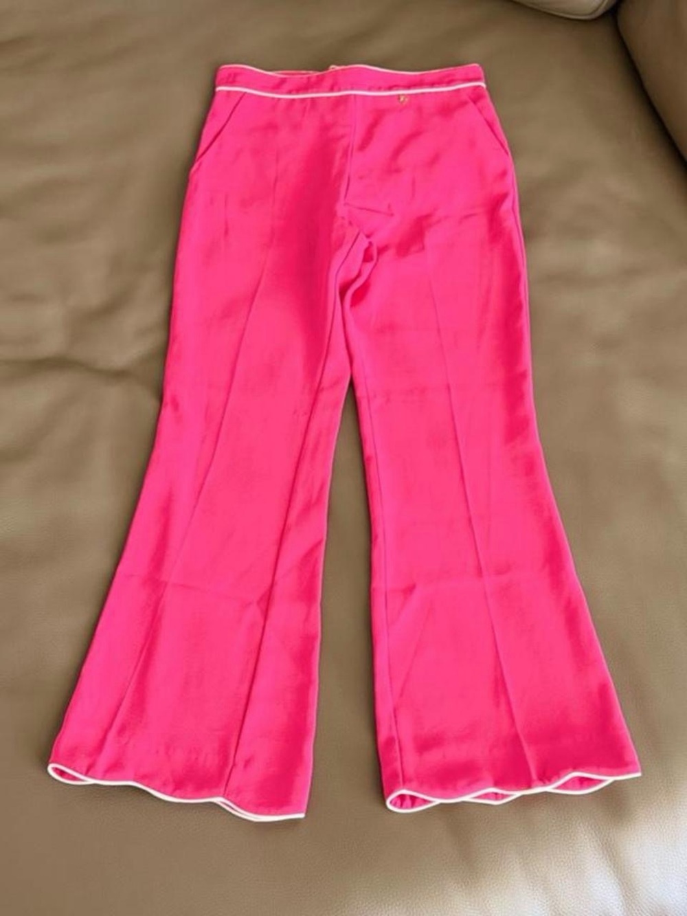 Junior Hot pink pants with white piping. Size XL
